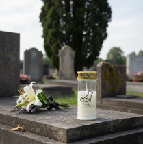 Artículo Vela para tumba de perro con luz para animales blanca Ø7cm H16,5cm