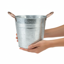 Artículo Maceta tipo cubo con asas, decoración metálica, Ø19cm H17cm