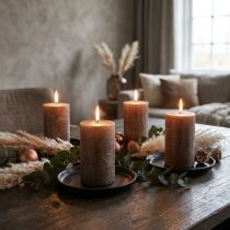 Artículo Velas de pilar modernas, juego de 4, en color marrón cobre metalizado, Ø70x100 mm - Velas elegantes de color liso para una decoración con estilo