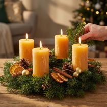Artículo Velas de Adviento rústicas amarillas, 70/110 mm, 4 unidades: velas de pilar de color liso para una decoración navideña atmosférica.