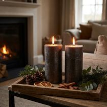 Artículo Velas de pilar metálicas de cobre, 85 × 150 mm, juego de 2, coloreadas en toda su longitud, para una decoración elegante y un ambiente festivo.