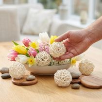 Artículo Decoración de mesa con bolas de ratán blanqueado, ratán color crema, Ø5 cm, 24 piezas