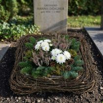 Artículo Cojín vegetal decorativo con ramitas naturales, 40x40 cm - Ideal para arreglos funerarios y decoración de tumbas, diseño de ratán natural