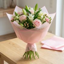 Artículo Película floral Transmatt rosa resistente a la humedad, 57 cm, precortada para ramos, 20 unidades.