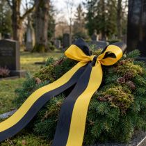 Artículo Cinta de moiré para coronas, 150 mm, amarillo-negro - cinta de luto, faja, decoración, cinta para clubes - rollo de 25 m