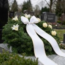 Artículo Elegante cinta de corona de muaré, 125 mm, blanca con ribete dorado - Cinta decorativa de alta calidad para floristería y celebraciones