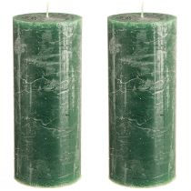Artículo Juego de 2 velas de pilar, verde oscuro, 85 x 200 mm: velas decorativas elegantes y duraderas para un ambiente acogedor.