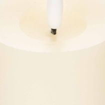 Artículo Vela LED cilíndrica de cera auténtica, color blanco, con función de temporizador, luz blanca cálida, 15 cm.