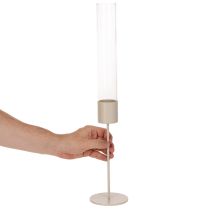Artículo Portavelas con cilindro de cristal sobre base metálica de 50 cm.