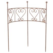 Artículo Celosía semicircular con adorno en forma de corazón. Perfecta para la decoración rústica de jardines. 42 cm.