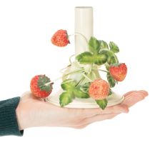 Artículo Candelabro de metal con decoración de fresas, color crema veraniego, 13 cm de alto.