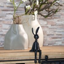 Artículo Taburete pequeño con borde de conejito de Pascua metal negro 9×9×21cm