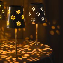 Artículo Lámpara de mesa solar LED con diseño floral, iluminación ambiental para exteriores, 28 cm.