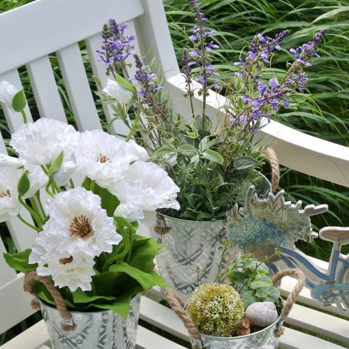 Artículo Decoración de flores de lavanda en una maceta de plantas artificiales.