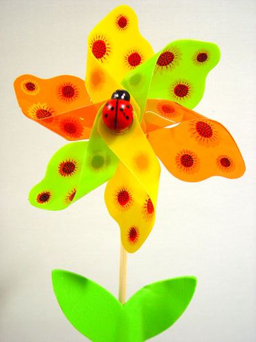 Floristik24 Molino de viento con mariquita en palo 7,5cm 18uds