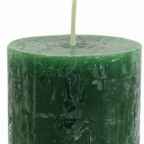 Artículo Velas de colores sólidos Velas de pilar verde oscuro 60×110mm 4pcs