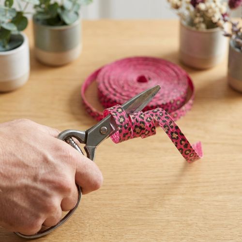 Artículo Cinta decorativa con estampado de leopardo, color rosa, cinta rizada para envolver regalos y manualidades, 10 mm de ancho, 100 m de largo.