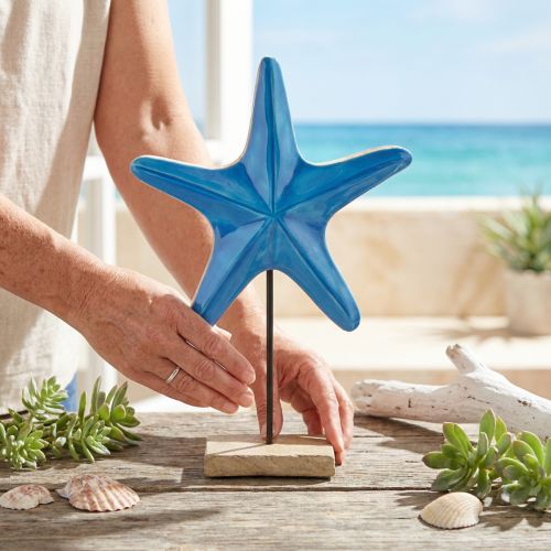 Estrella de mar decorativa sobre base de madera azul natural Ø22cm H32cm | Floristik24.es