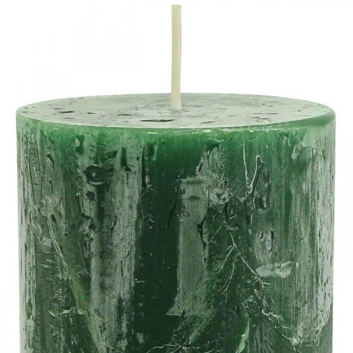 Artículo Velas de colores sólidos Velas de pilar verde oscuro 70×140mm 4pcs