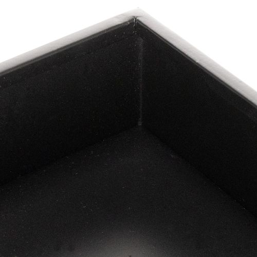 Maceta cúbica negra con base,