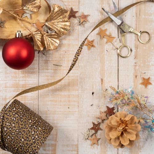 Cinta rizada con estampado de leopardo, ideal para envolver regalos de forma creativa, 10 mm, 100 m. | Floristik24.es