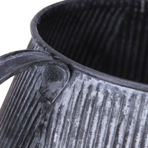 Artículo Jarra de metal con decoración vintage ranuras en color negro H12,5cm