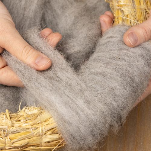 Artículo Cordón de lana decorativo gris natural de 2 m, lana afieltrada para manualidades y floristería.