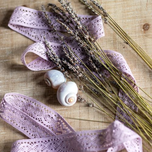 Artículo Cinta de encaje decorativa morada con flores de primavera, ancho 18 mm, largo 20 m