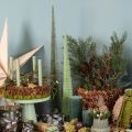 Árbol de Navidad artificial con base de madera para decoración navideña, 80 cm. | Floristik24.es