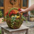 Cesta rústica para plantar con musgo y piñas - cesta decorativa con asa Ø32cm H42cm - decoración versátil para jardín y hogar | Floristik24.es