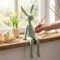 Conejo de Pascua sentado en un estante, flocado, gris verdoso, 56 cm | Floristik24.es