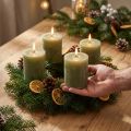 Velas de pilar rústicas de color verde oliva liso, 70 x 80 mm, juego de 4, velas decorativas, velas de cera | Floristik24.es