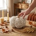 Decoración de calabaza de tela, encaje de yute, decoración vintage blanca/beige, Ø18cm | Floristik24.es