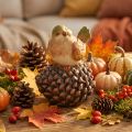 Adorno de pájaro de otoño, figura de pájaro con piña, otoño, 19 cm de alto. | Floristik24.es