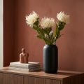 Alfiletero flores artificiales exóticas Protea Leucospermum crema 73cm 3ud | Floristik24.es