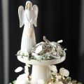 Figura de ángel con decoración de corazón en color blanco crema, 23 cm. | Floristik24.es